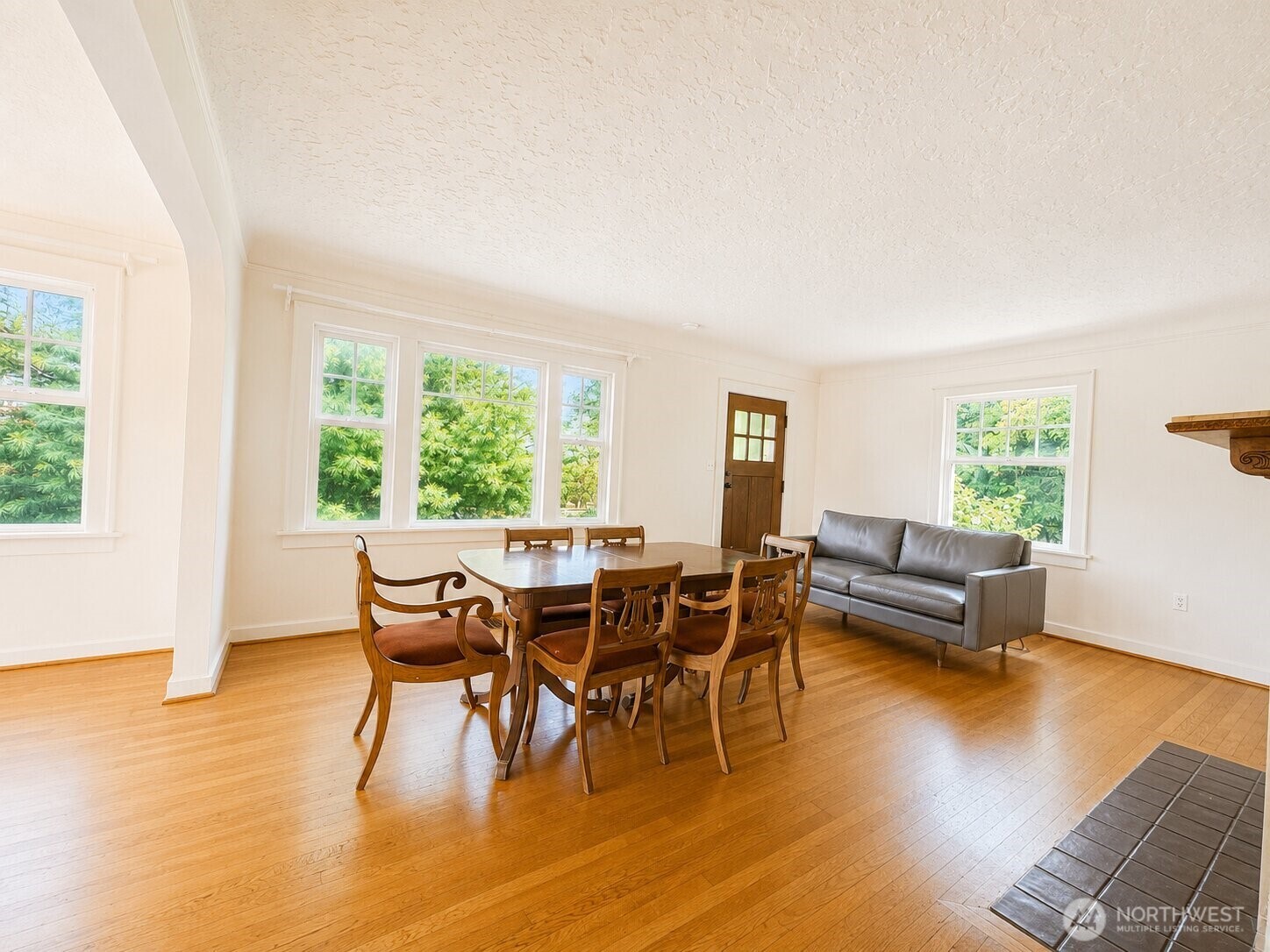 11711 82nd Avenue Property Photo 3