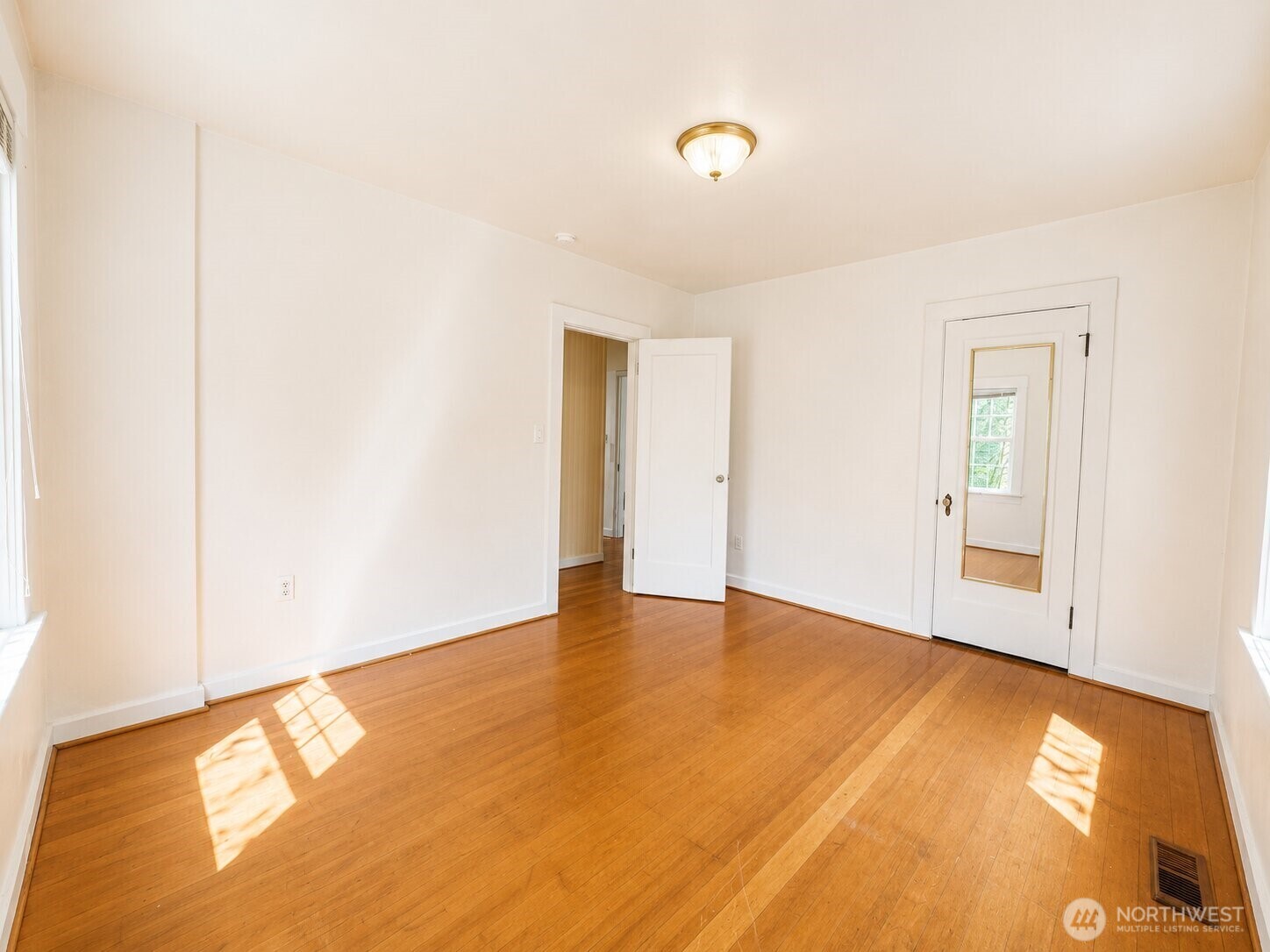 11711 82nd Avenue Property Photo 8
