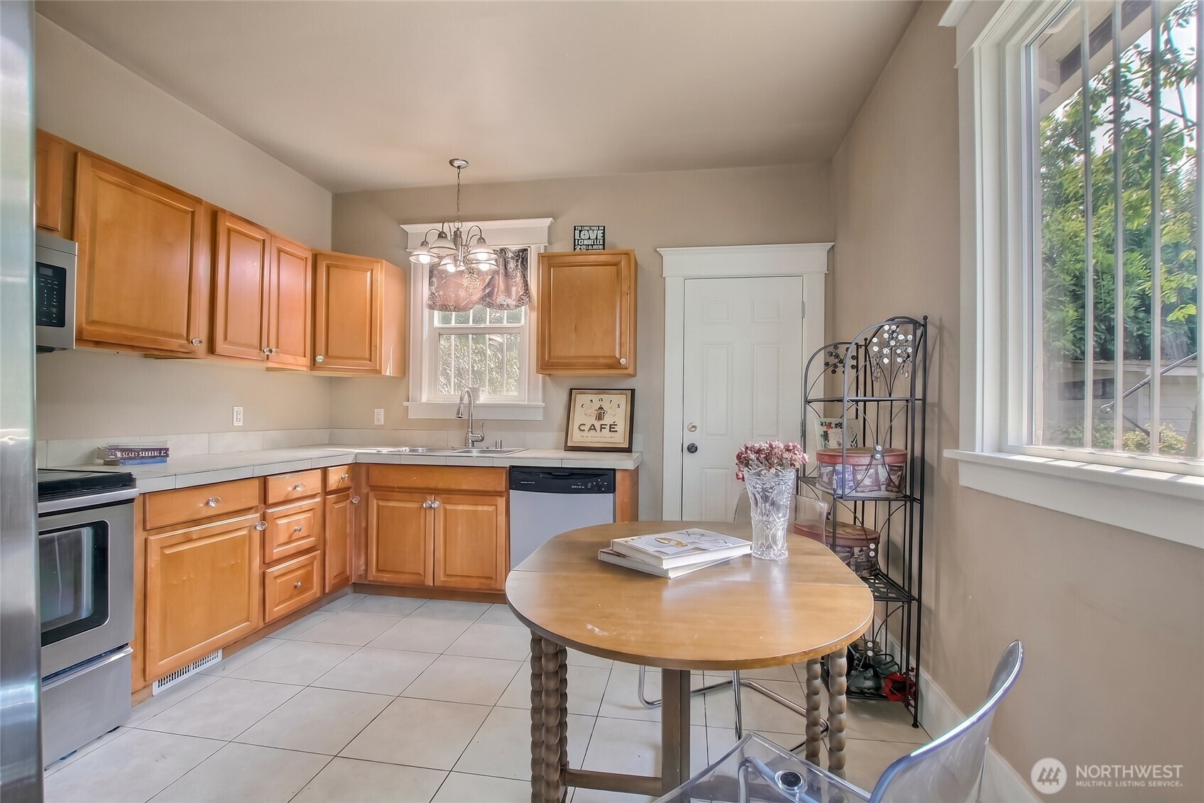 916 23rd Avenue Property Photo 5