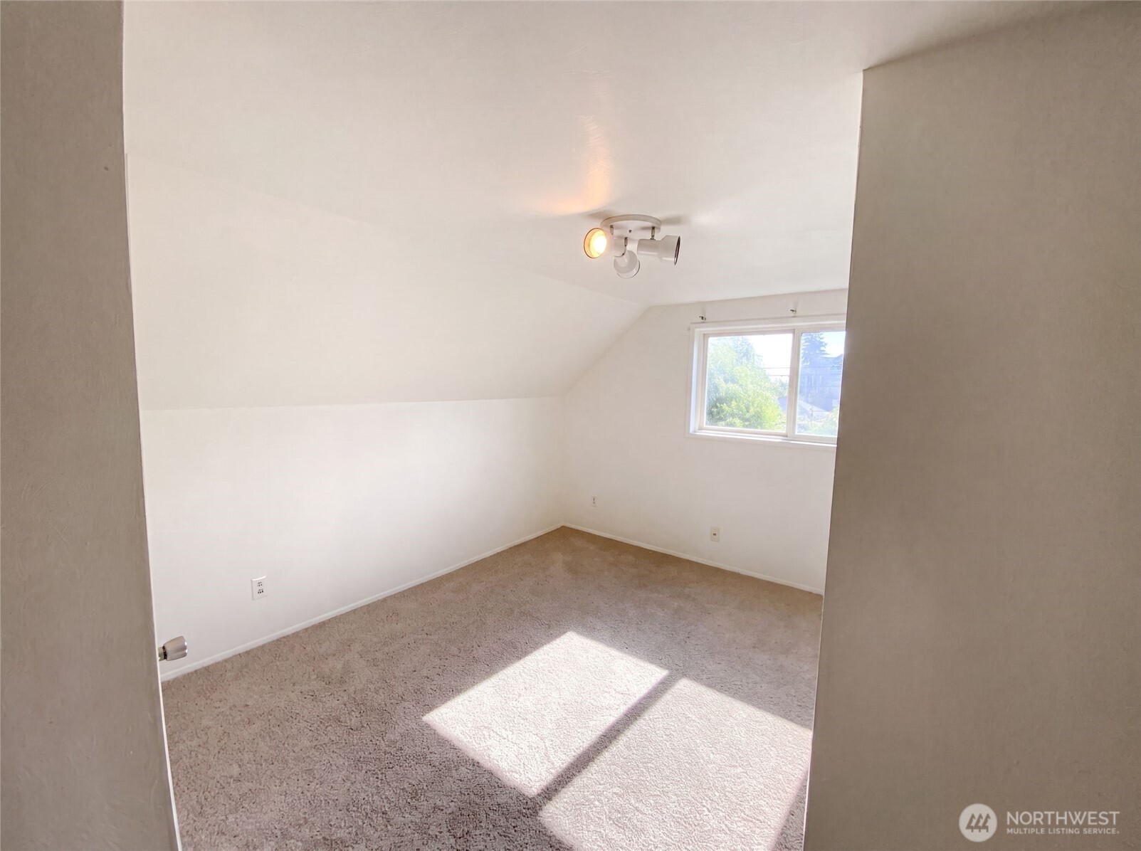 3627 Monroe Street Property Photo 11