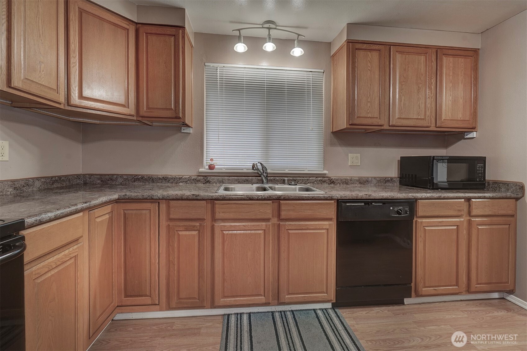 7085 Thebes Street Property Photo 14