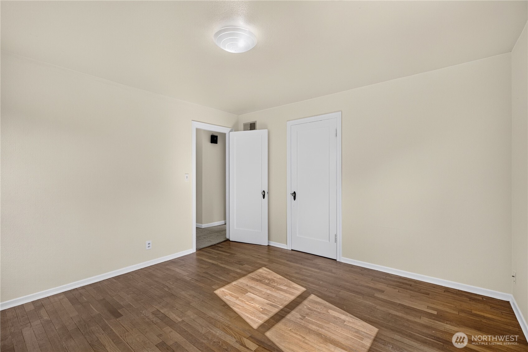 609 N Sampson Street Property Photo 19