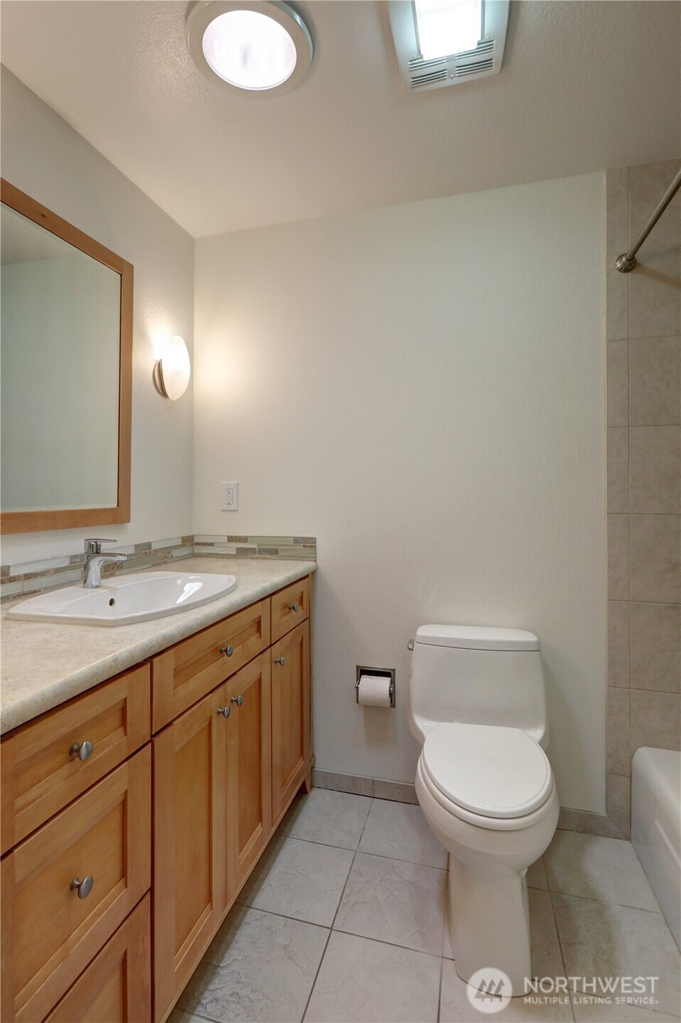 2327 248th Avenue Property Photo 11