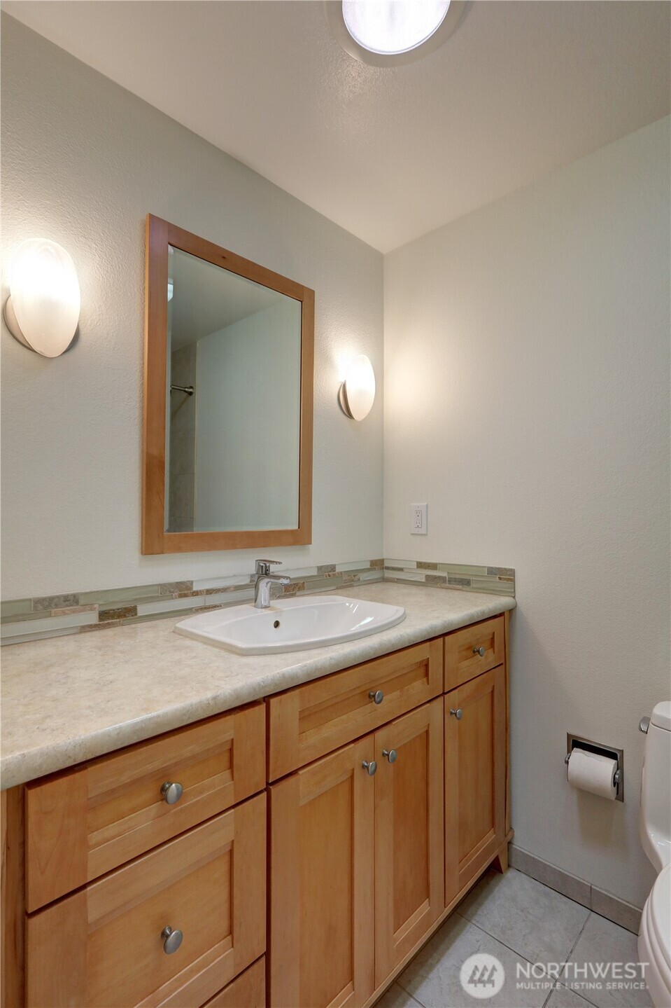 2327 248th Avenue Property Photo 12
