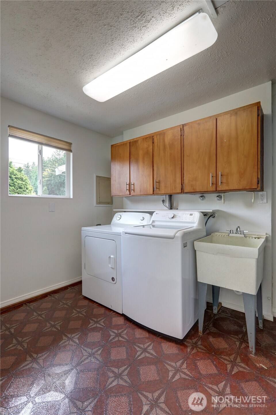 2327 248th Avenue Property Photo 14