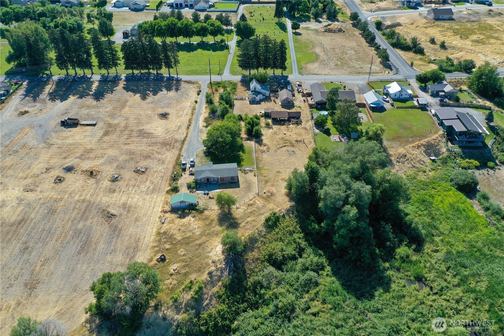 5703 Evergreen Drive Property Photo 4