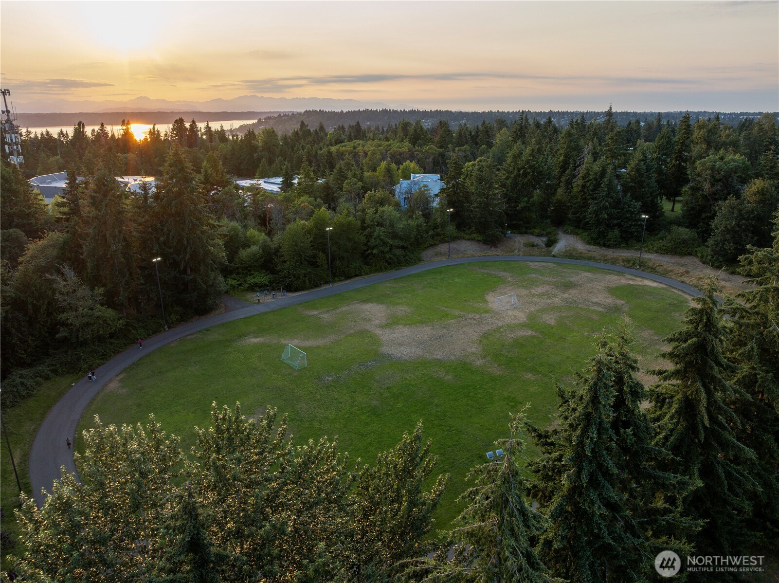 431 S 190th Street Property Photo 32