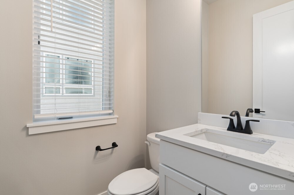 6609 S 128th Street Property Photo 5