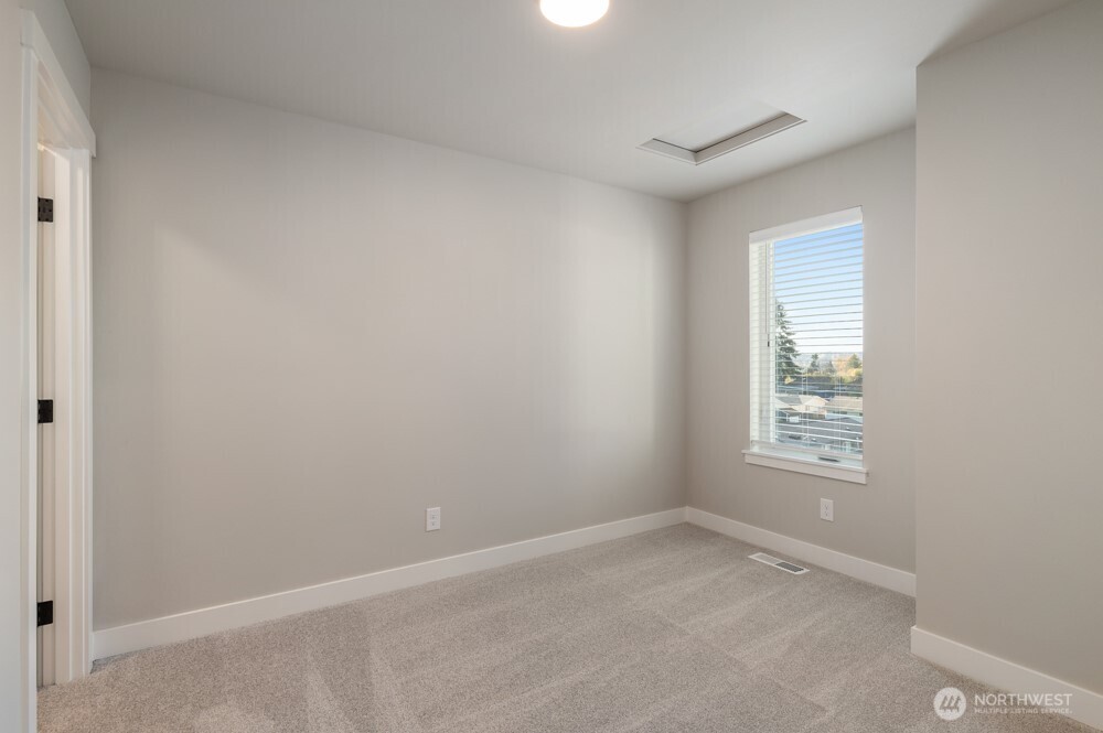 6609 S 128th Street Property Photo 28