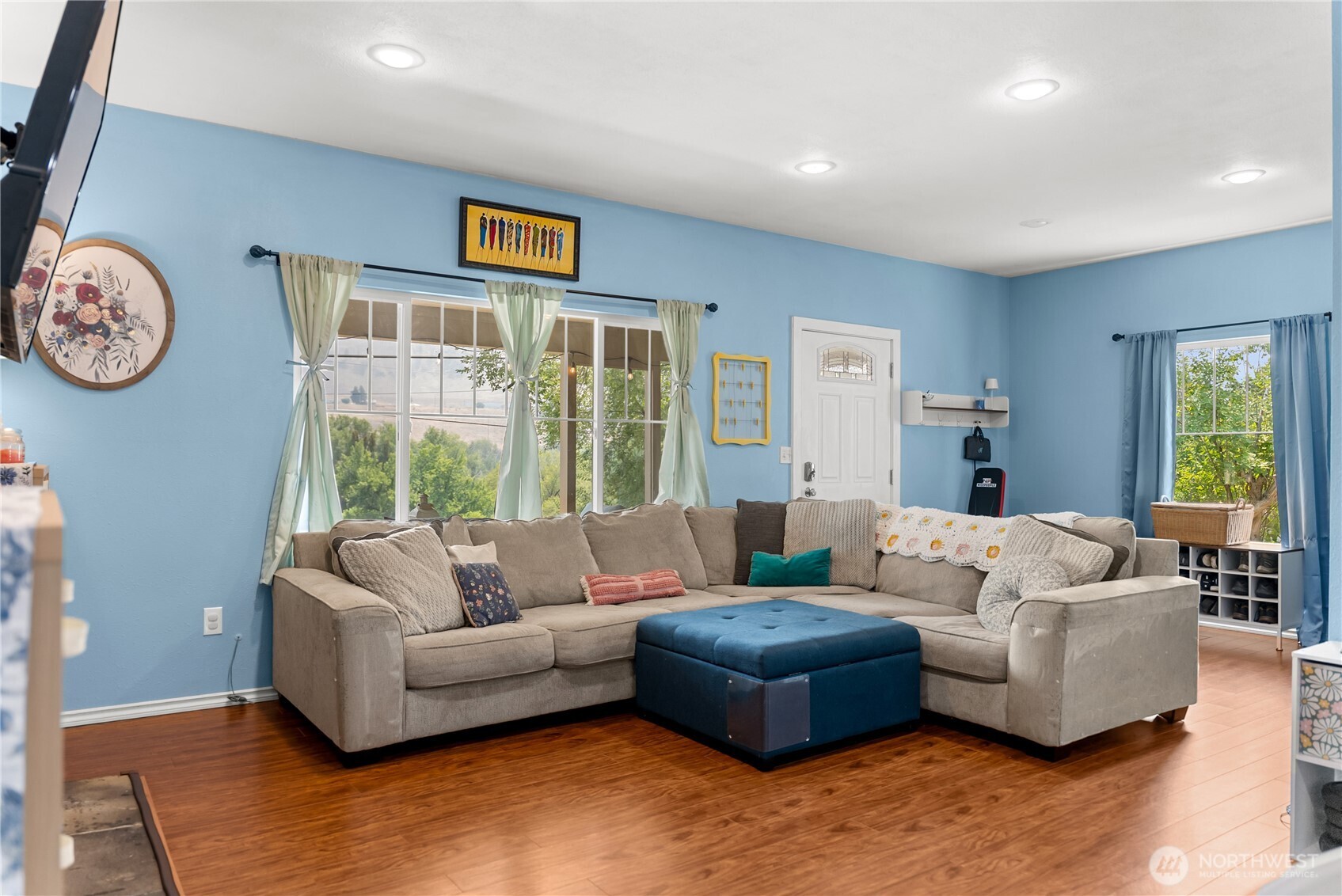 765 3rd Avenue Property Photo 11