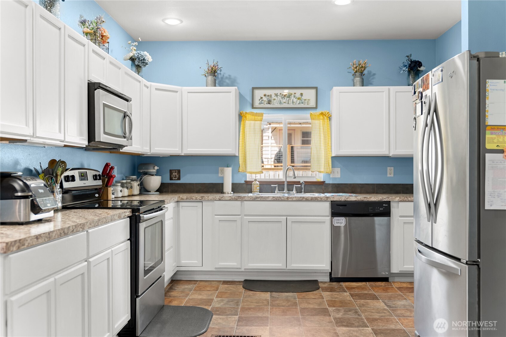 765 3rd Avenue Property Photo 16