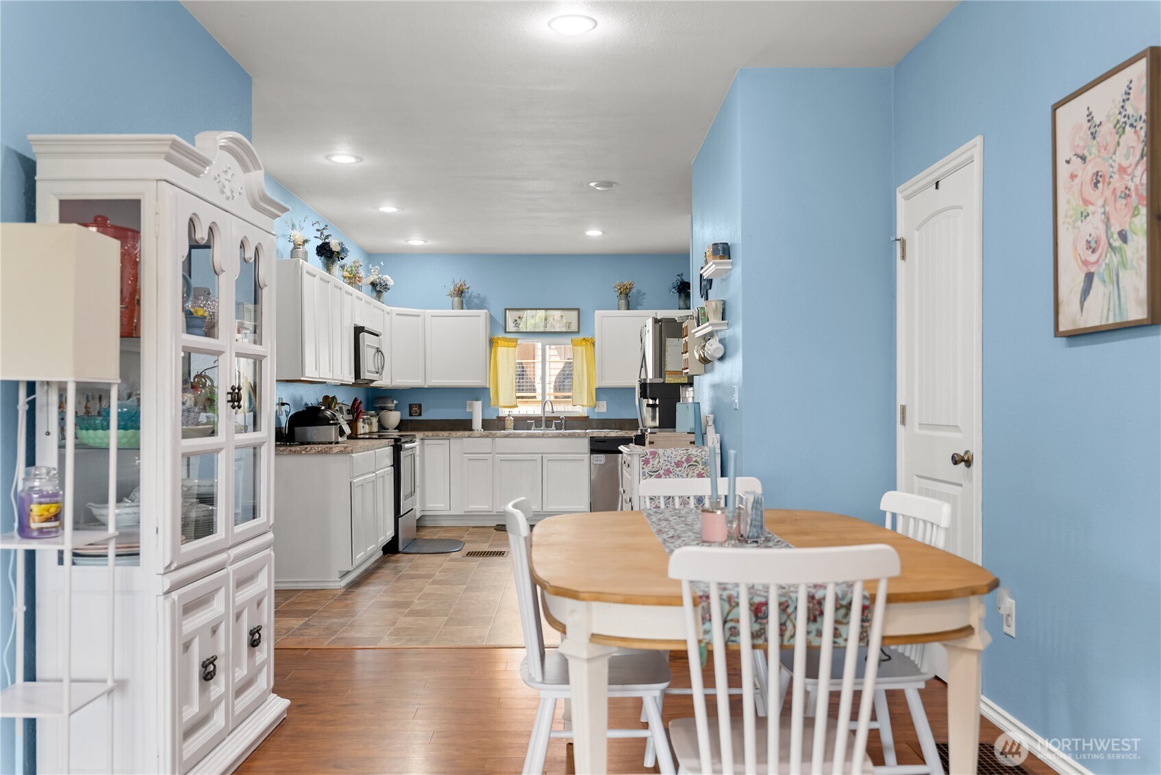 765 3rd Avenue Property Photo 17