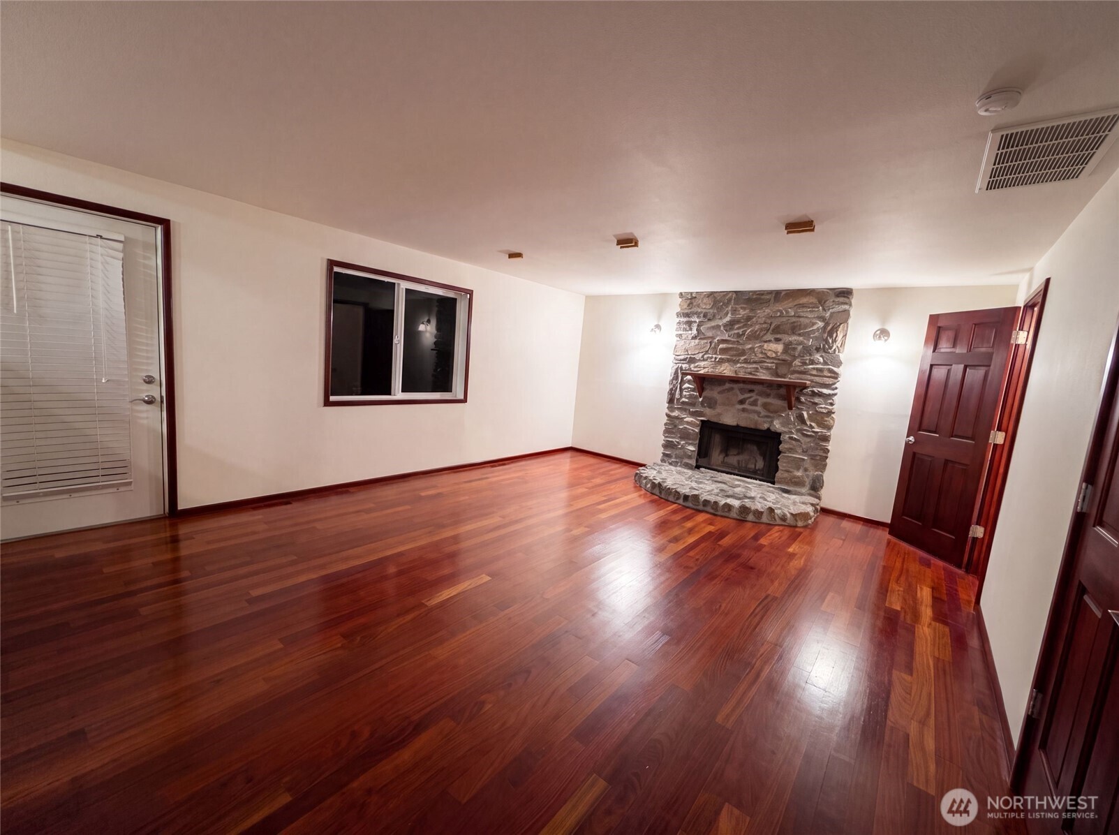 12531 81st Place Property Photo 8