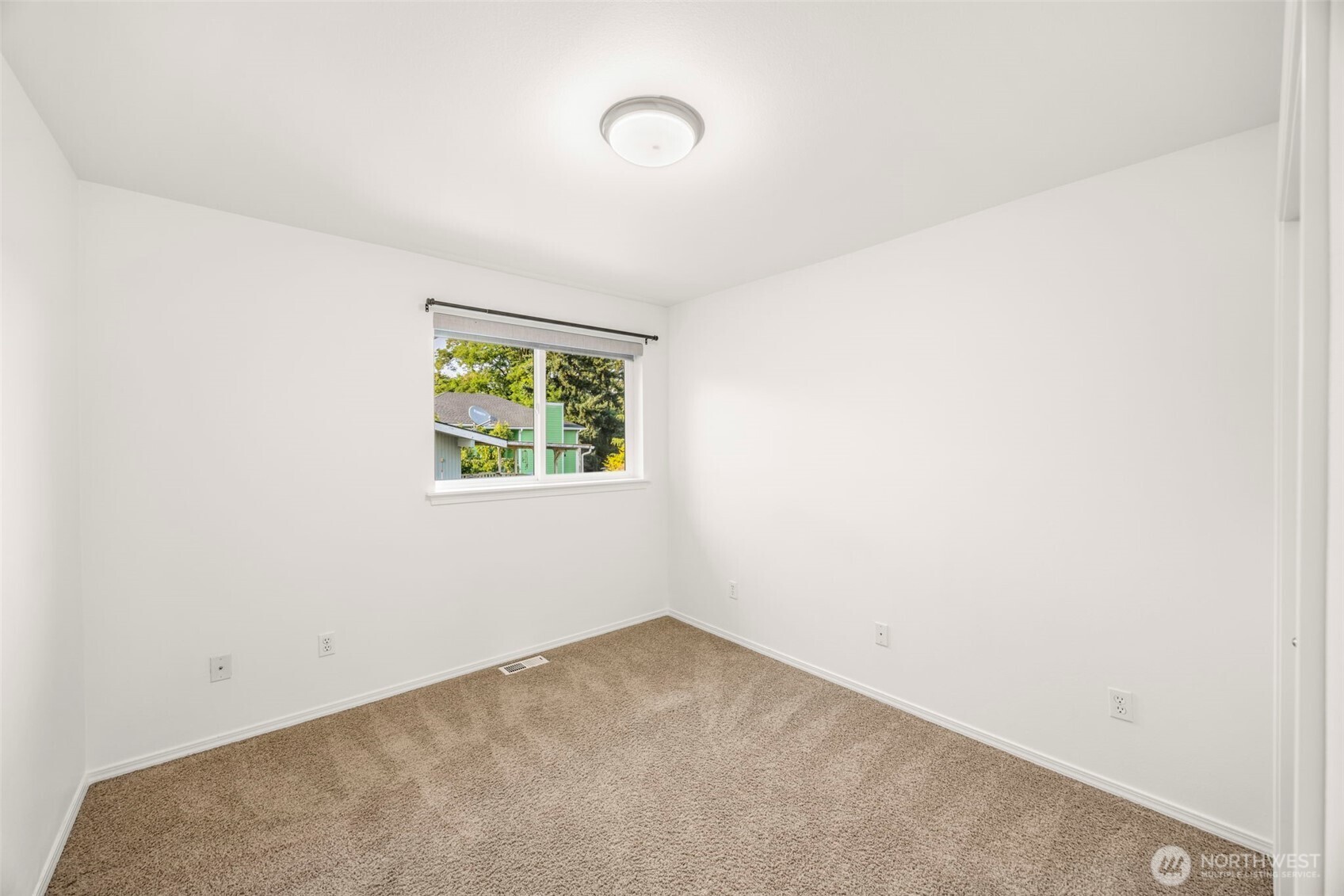 17729 11th Place Property Photo 18