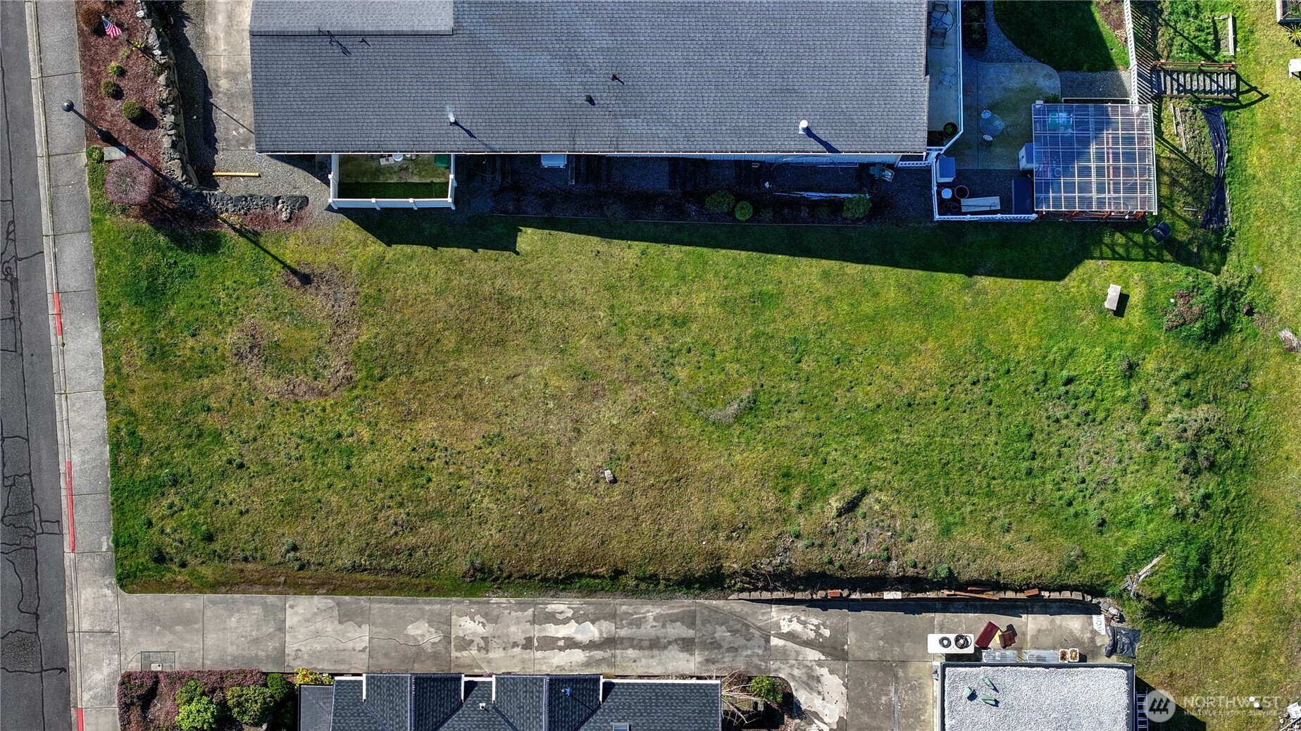 5313 N Commercial Street Property Photo 9