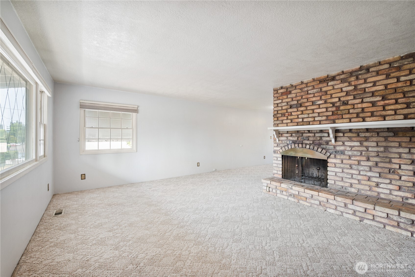 1207 Spruce Street Property Photo 6