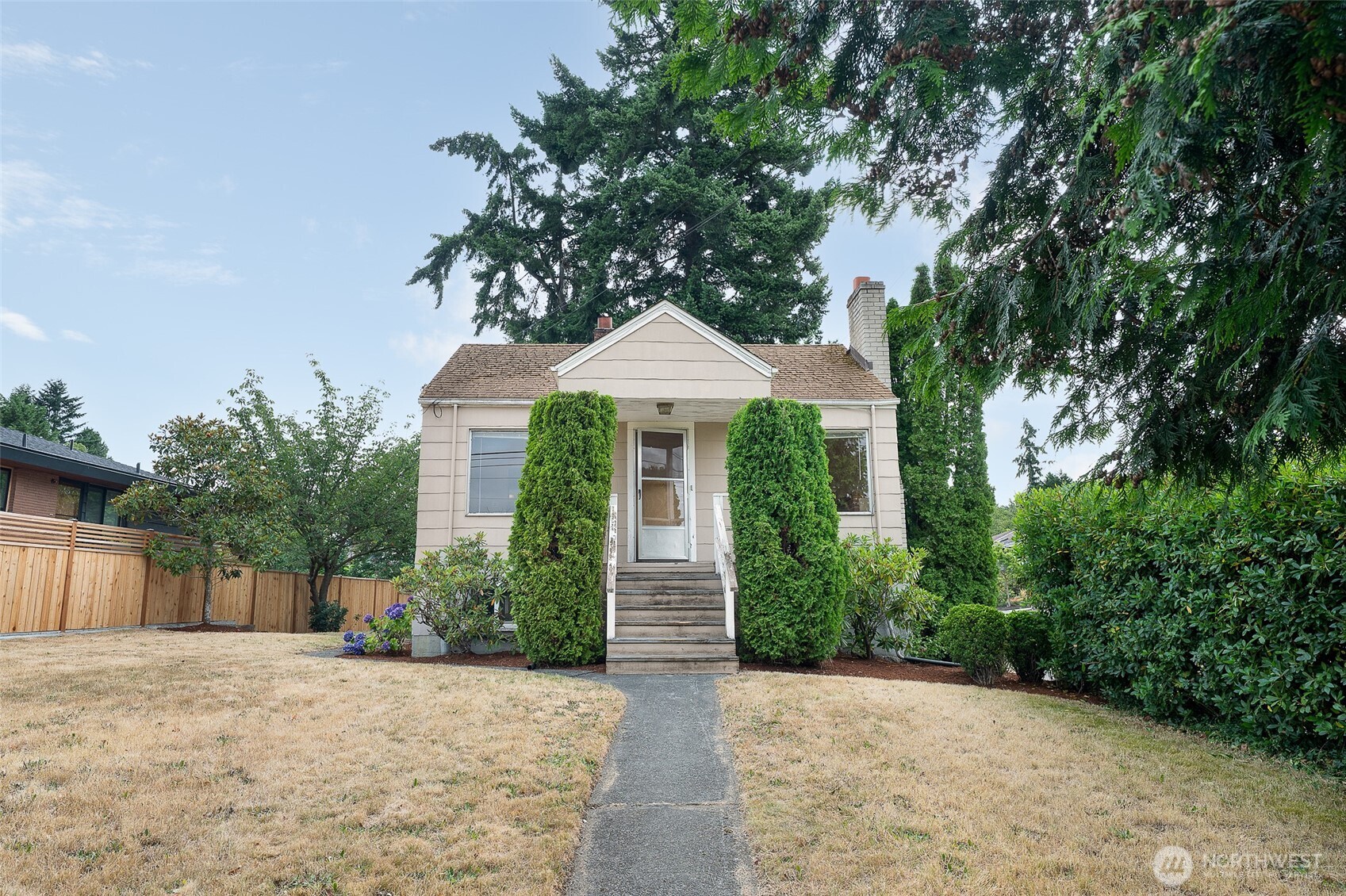 9002 2nd Avenue Property Photo 5