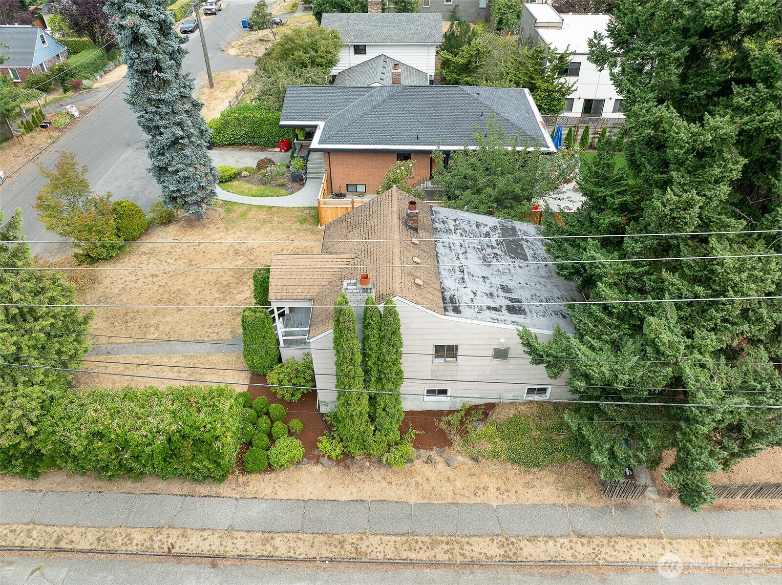 9002 2nd Avenue Property Photo 6