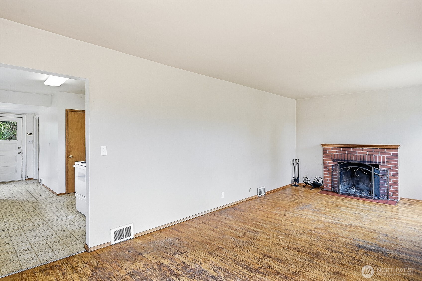 9002 2nd Avenue Property Photo 8