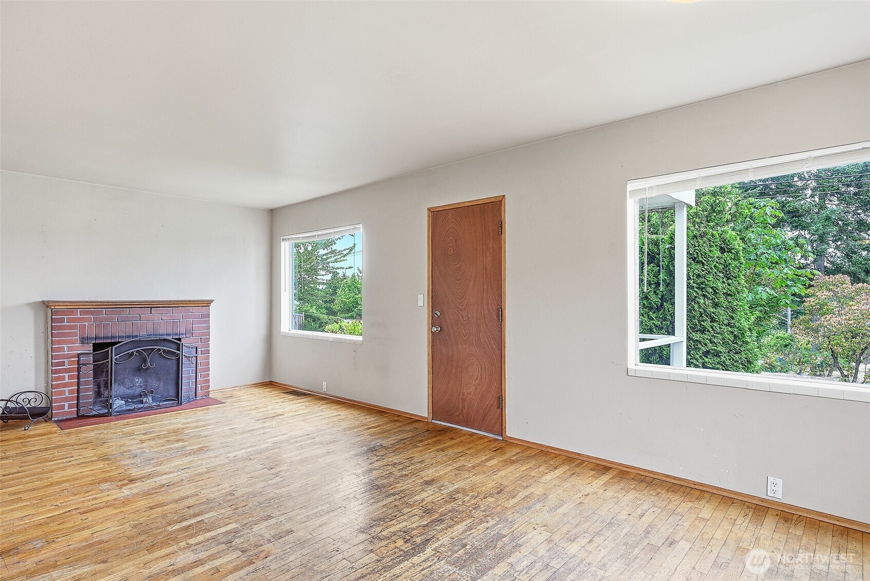 9002 2nd Avenue Property Photo 11