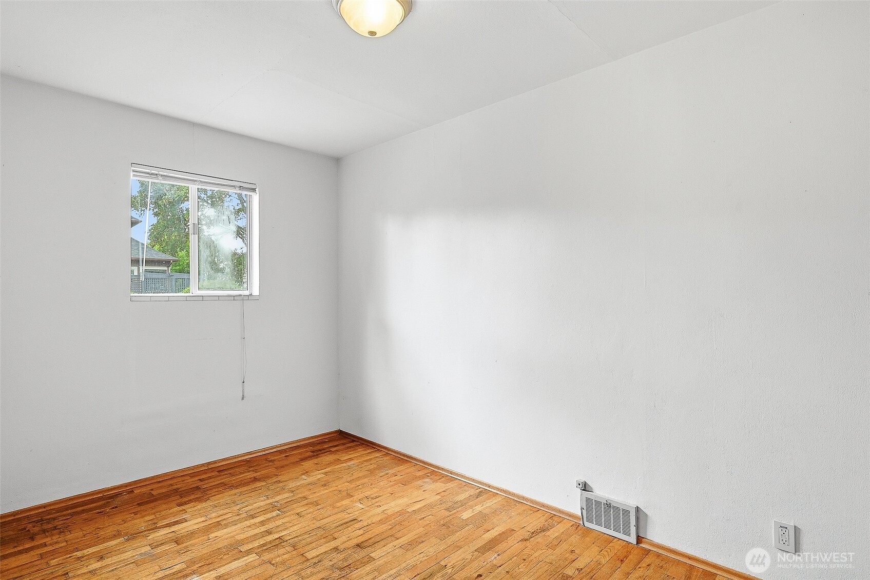 9002 2nd Avenue Property Photo 17