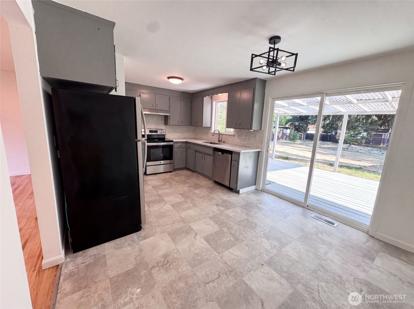 712 141st Street Property Photo 8