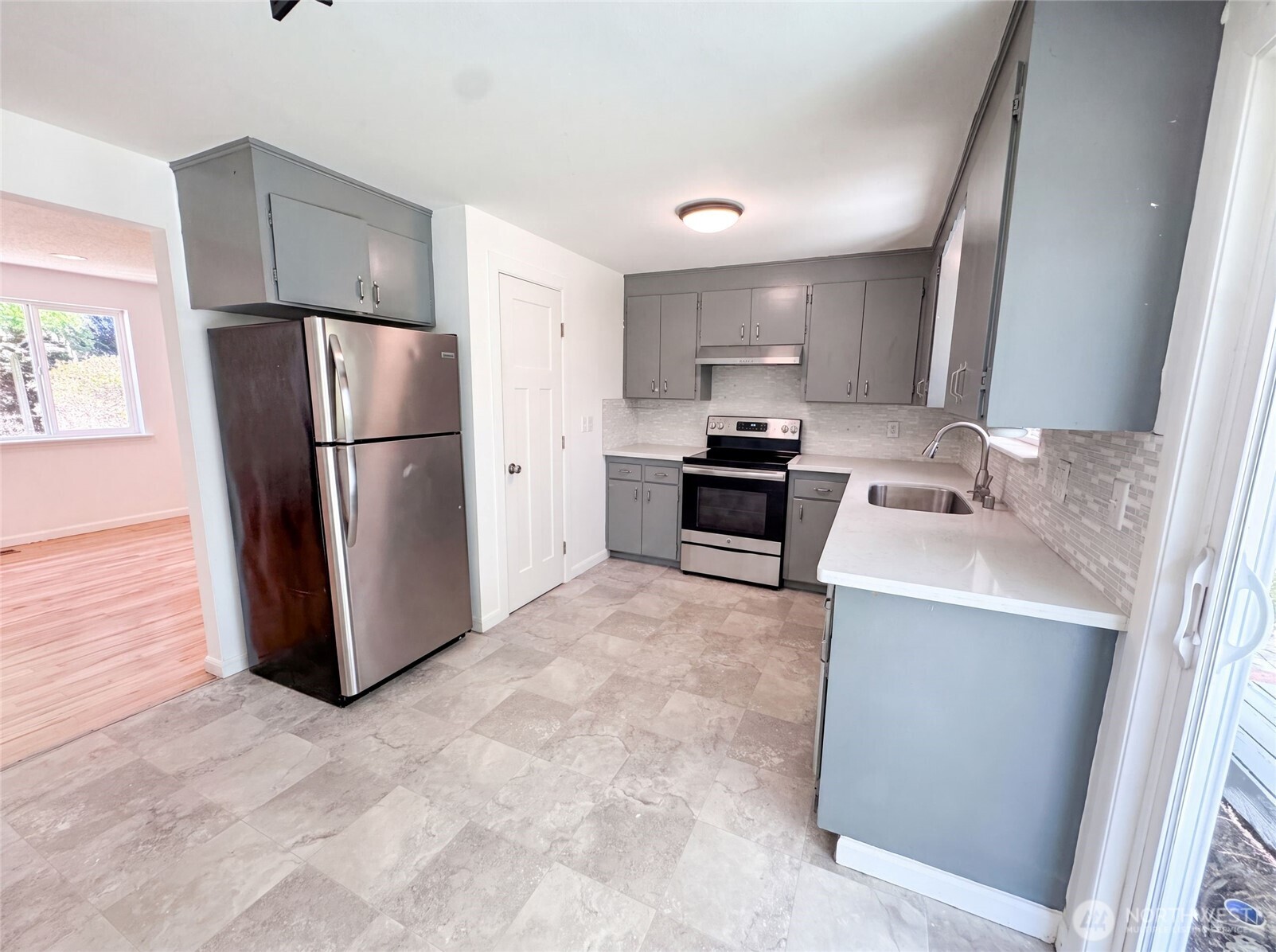 712 141st Street Property Photo 9