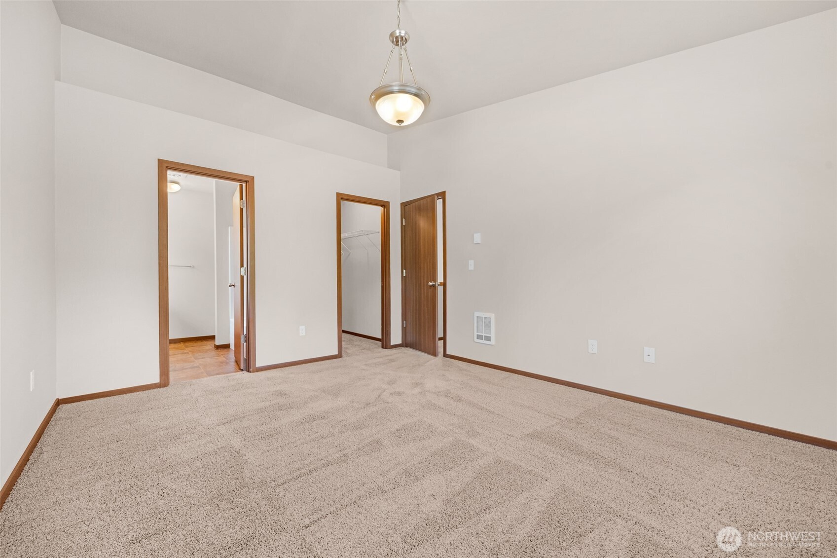 7515 100th Street B Property Photo 8