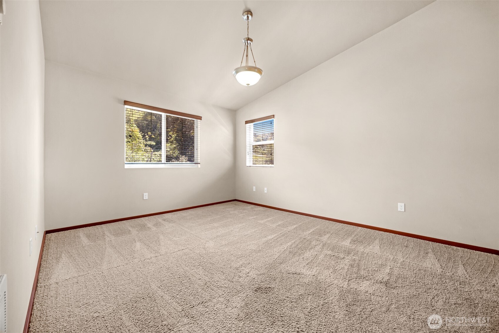 7515 100th Street B Property Photo 9