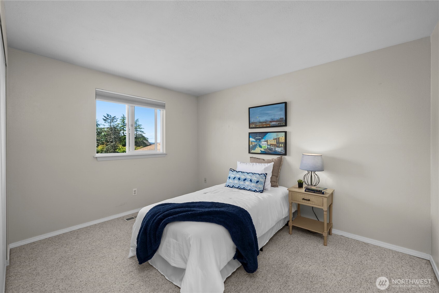 9907 75th Street Property Photo 19