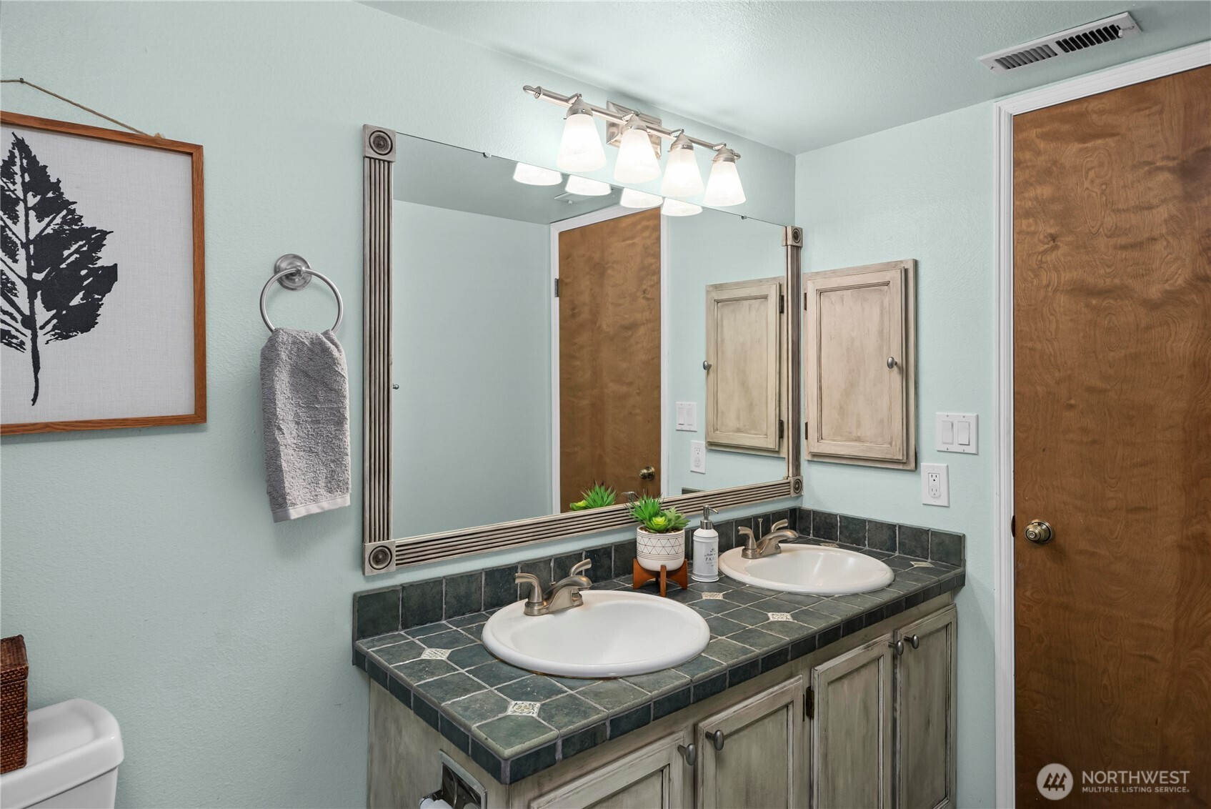 9907 75th Street Property Photo 25