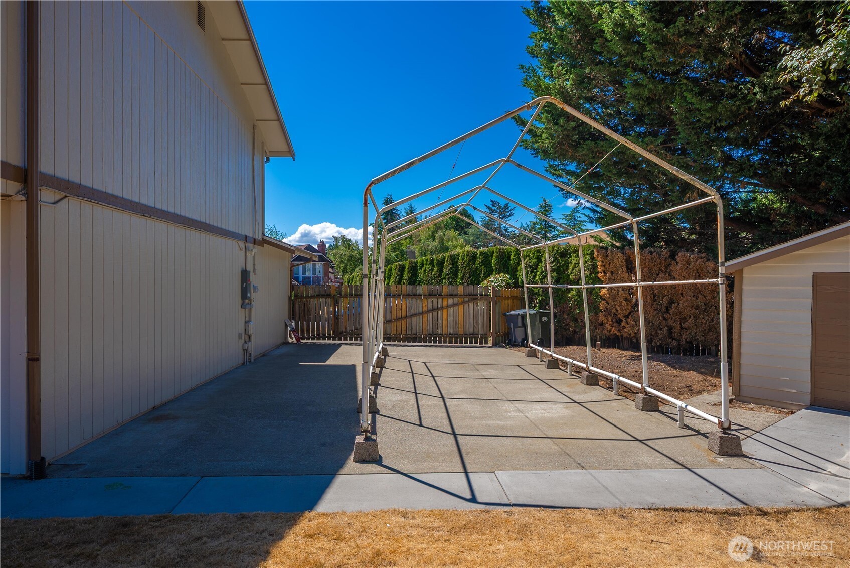 9907 75th Street Property Photo 37