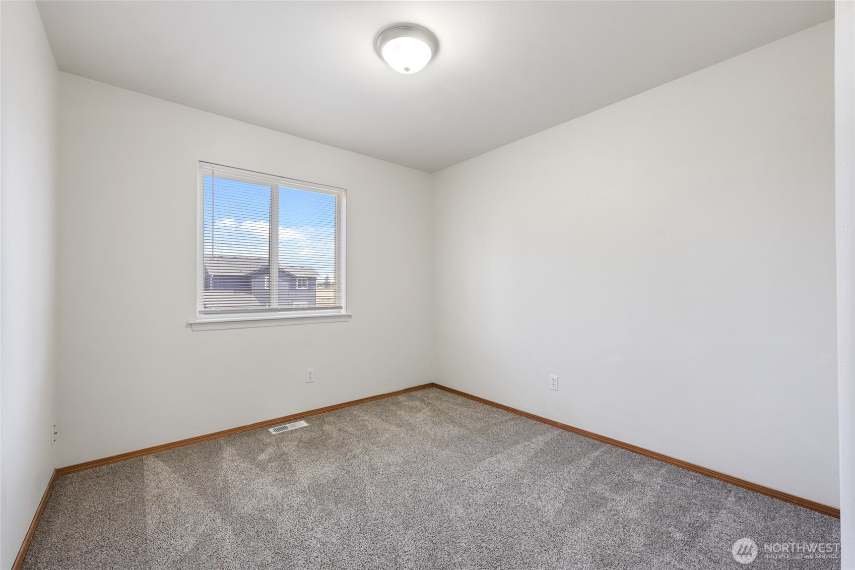 15814 90th Avenue Property Photo 11