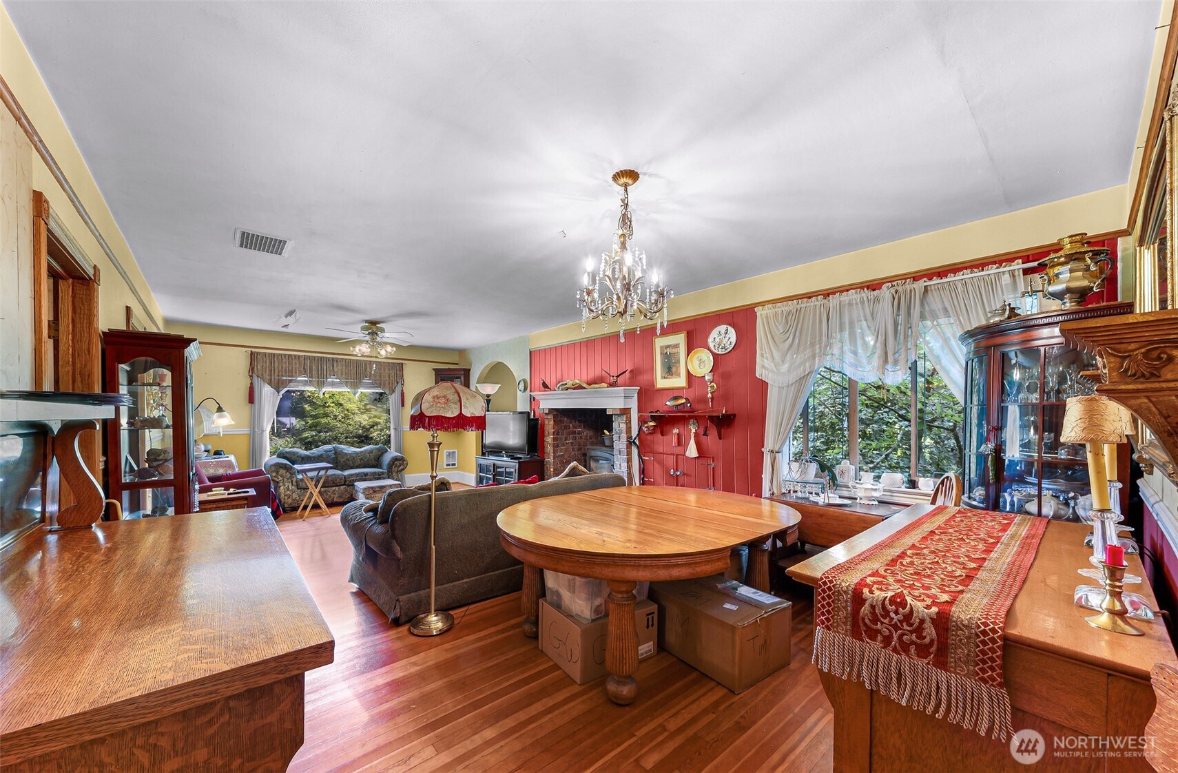 354 Royer Street Property Photo 4