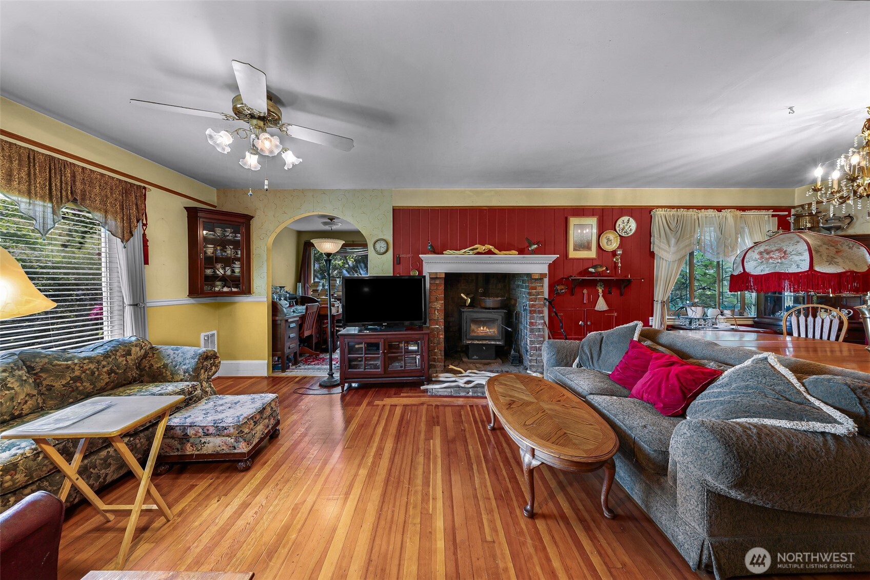 354 Royer Street Property Photo 6