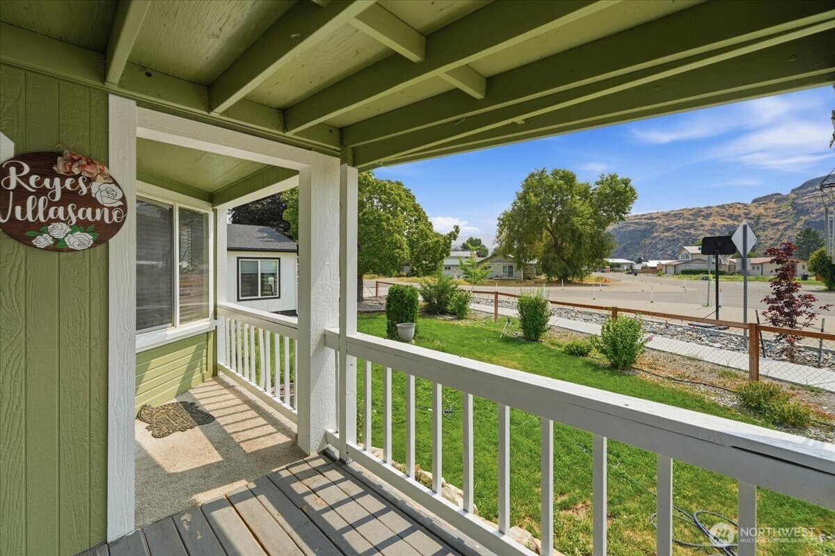 634 Warren Avenue Property Photo 9