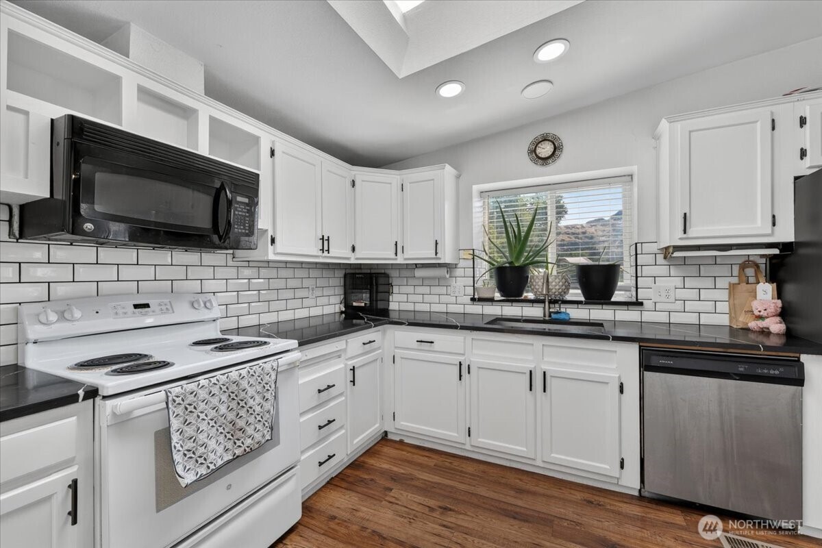 634 Warren Avenue Property Photo 15