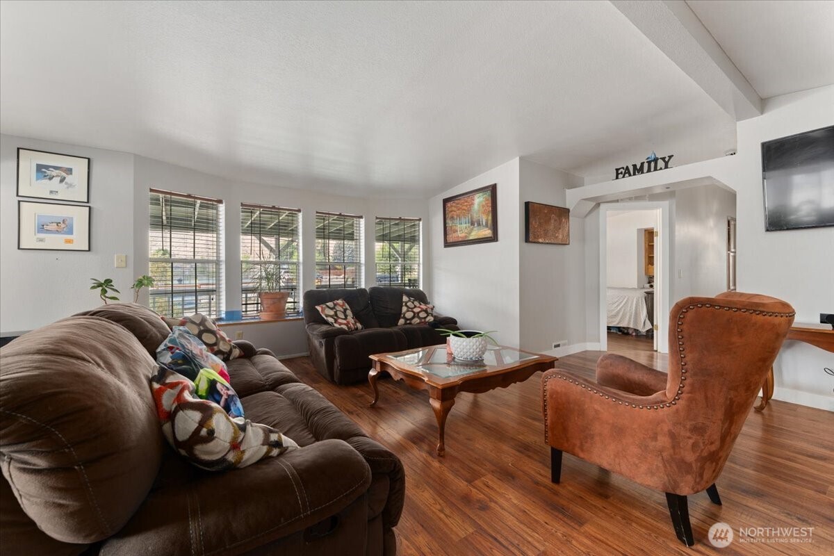 634 Warren Avenue Property Photo 18