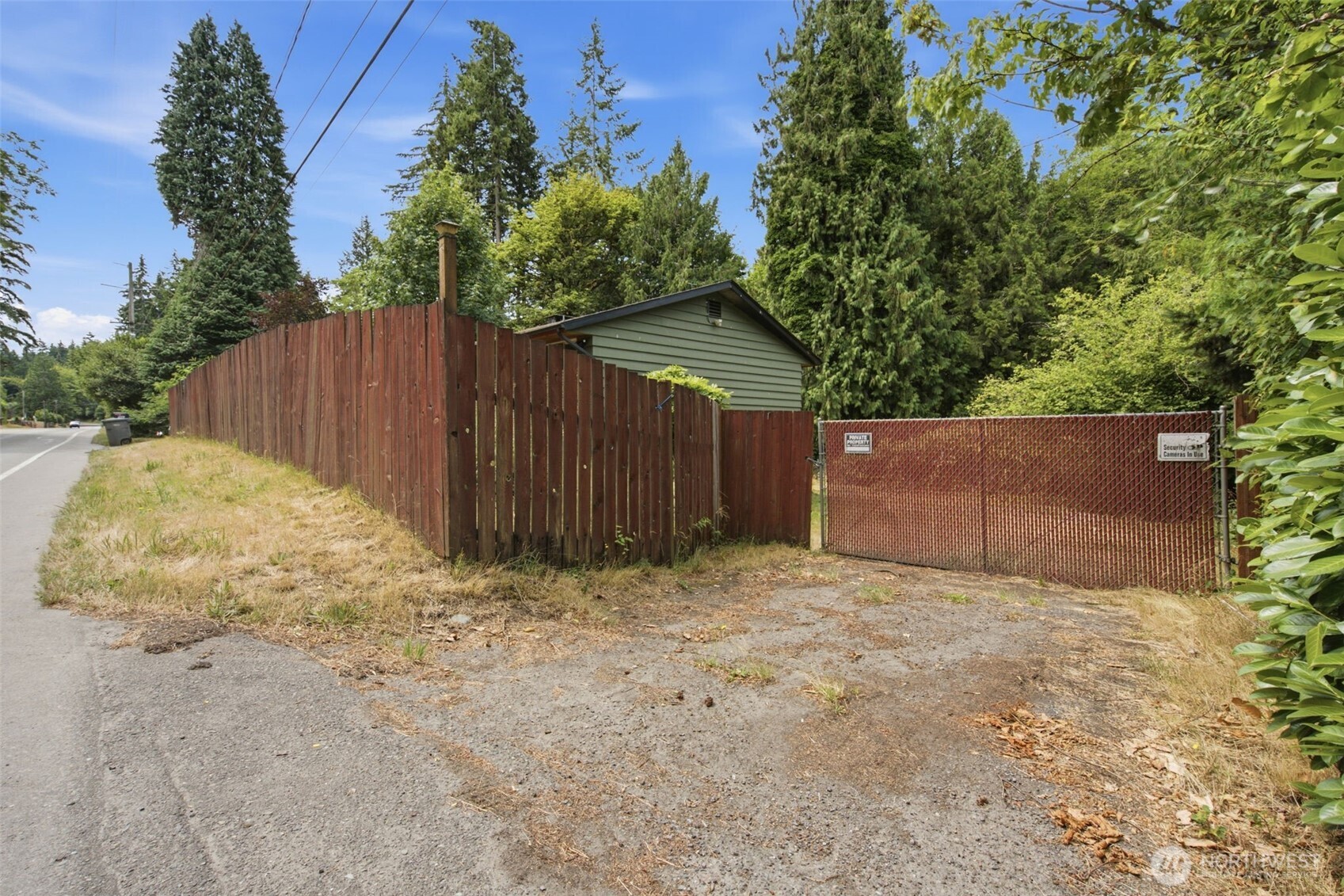 2469 Northlake Way Property Photo 3