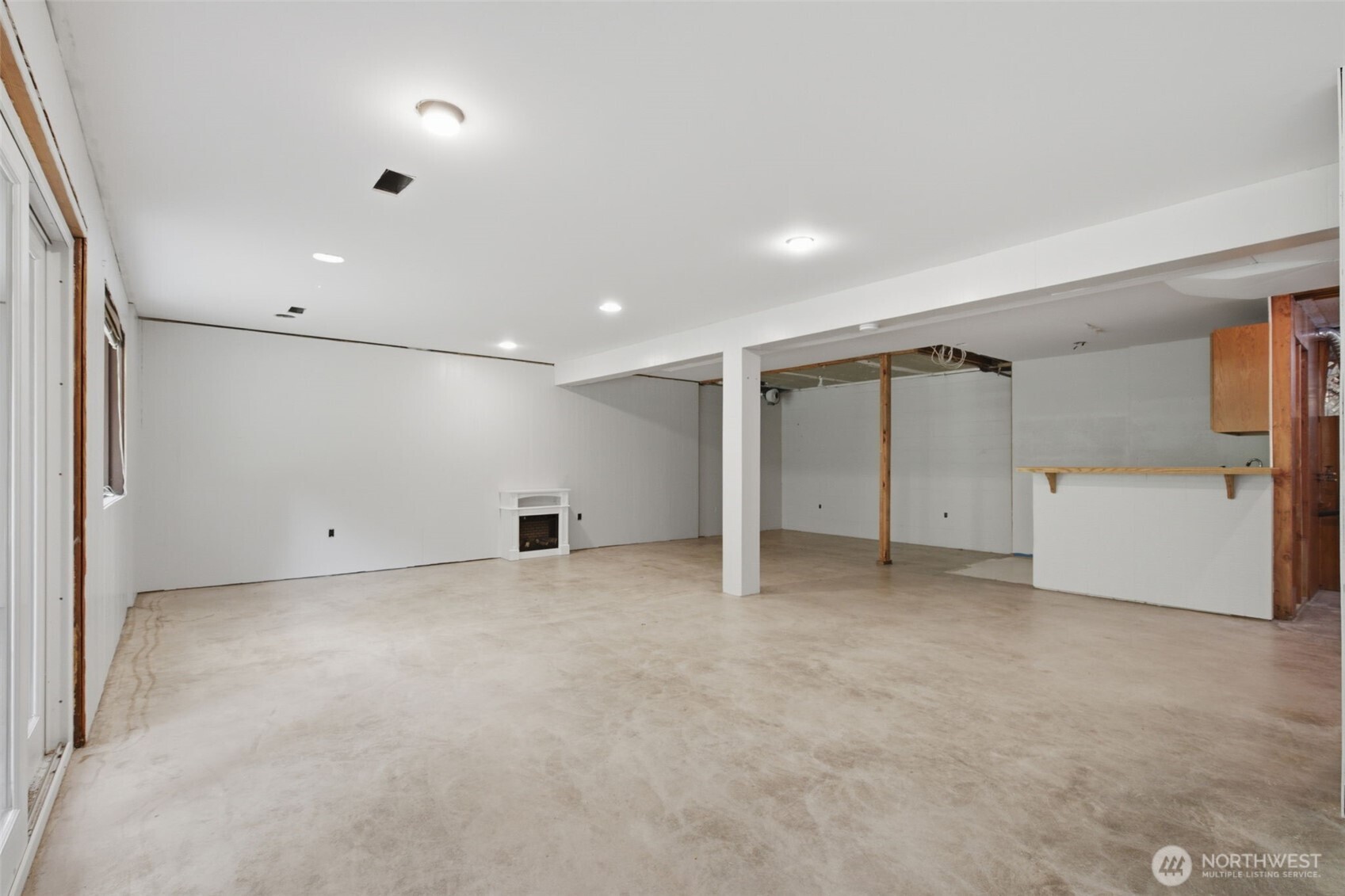 2469 Northlake Way Property Photo 14