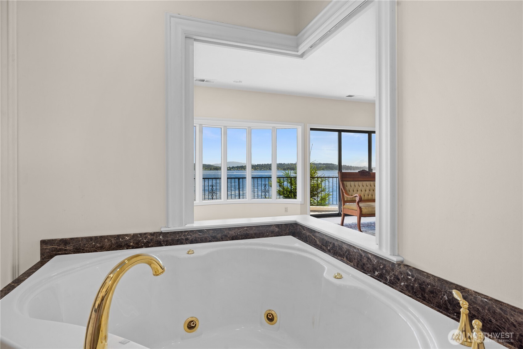 6669 N Ne Windermere Road Property Photo 31