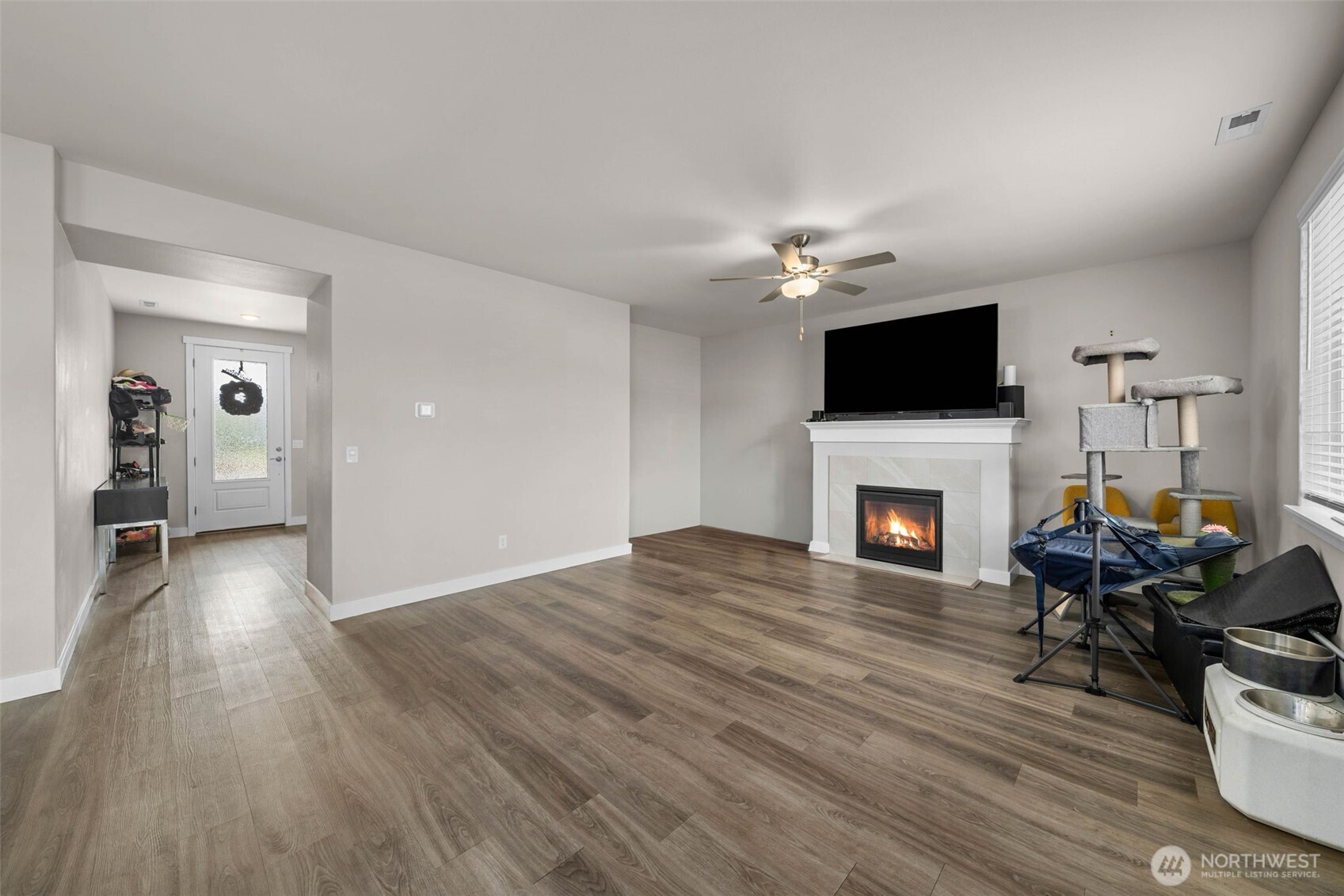 978 Livernash Street Property Photo 8