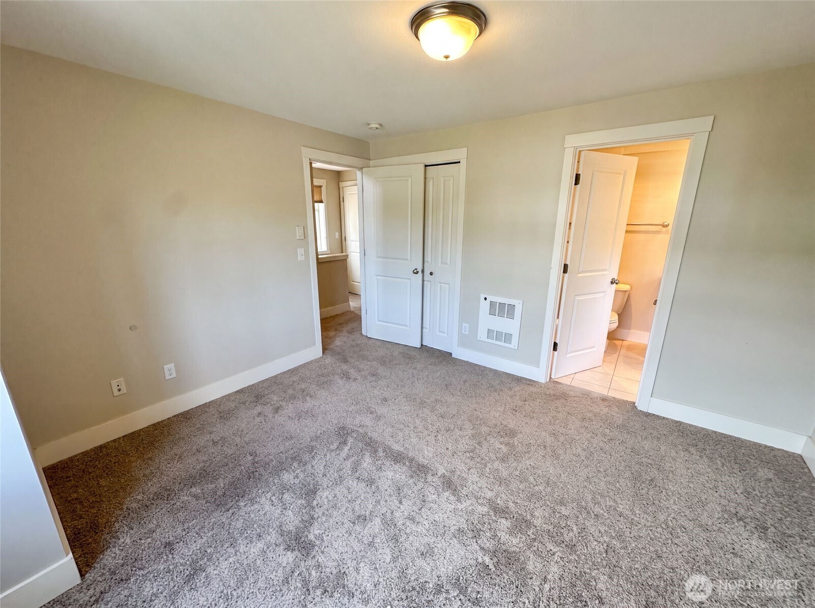 1553 58th Street Property Photo 4