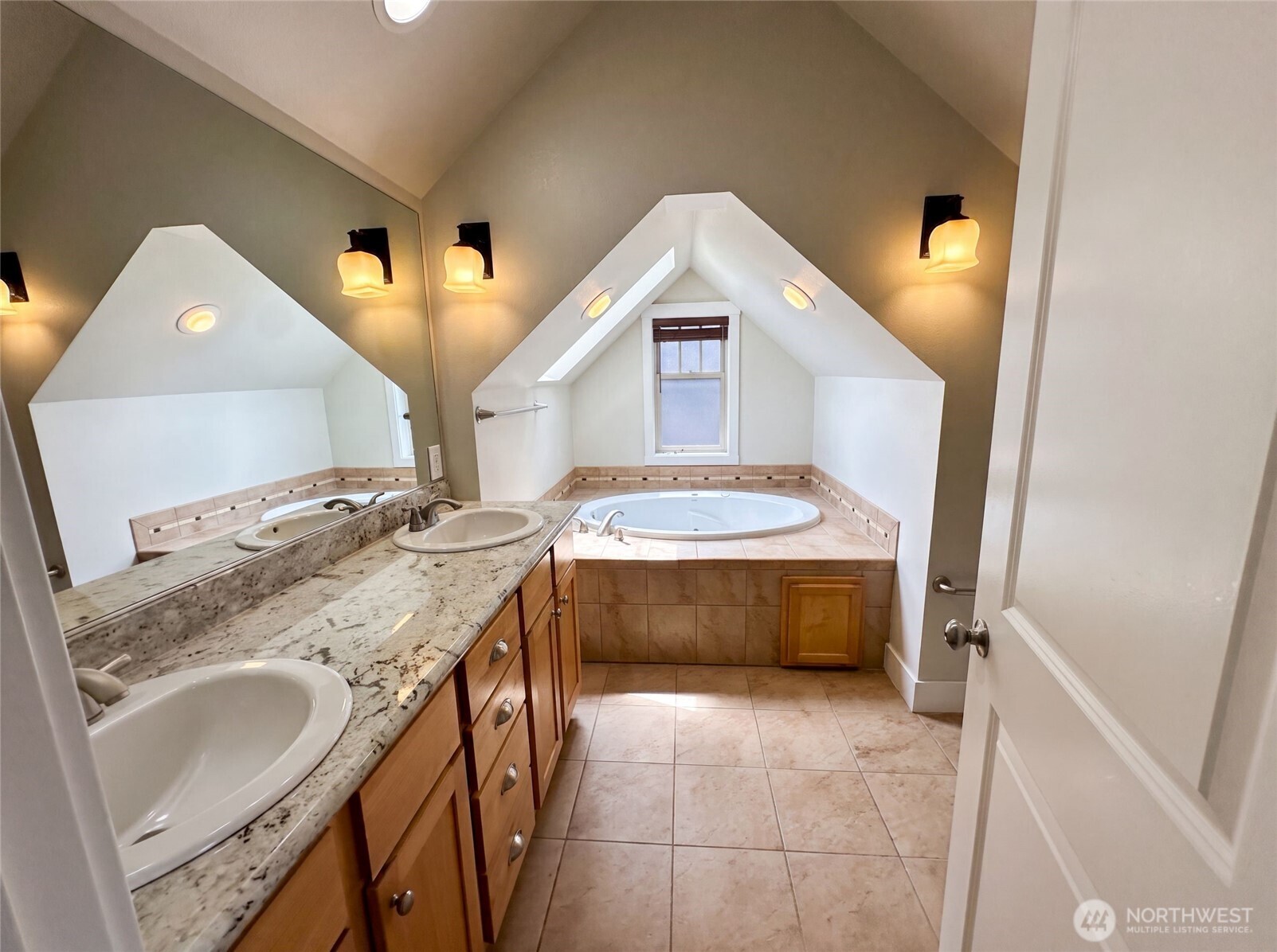 1553 58th Street Property Photo 7