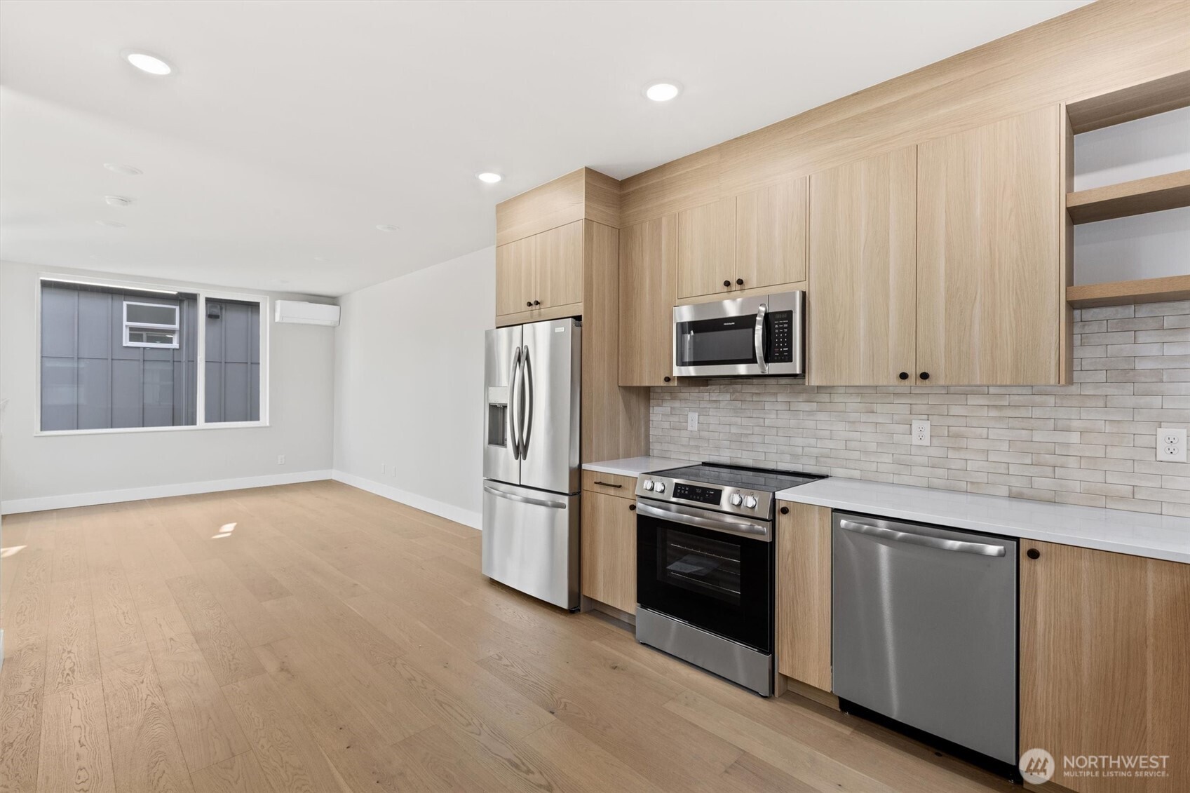 1407 29th Avenue B Property Photo 4
