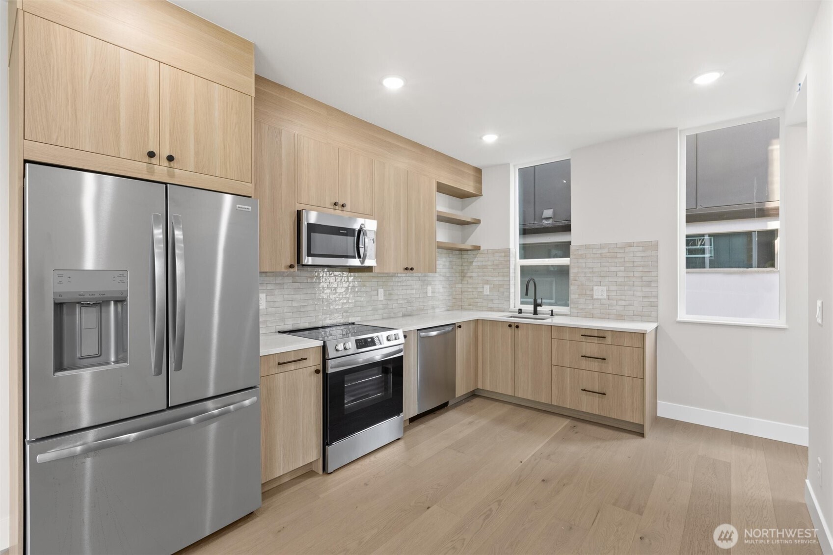 1407 29th Avenue B Property Photo 6
