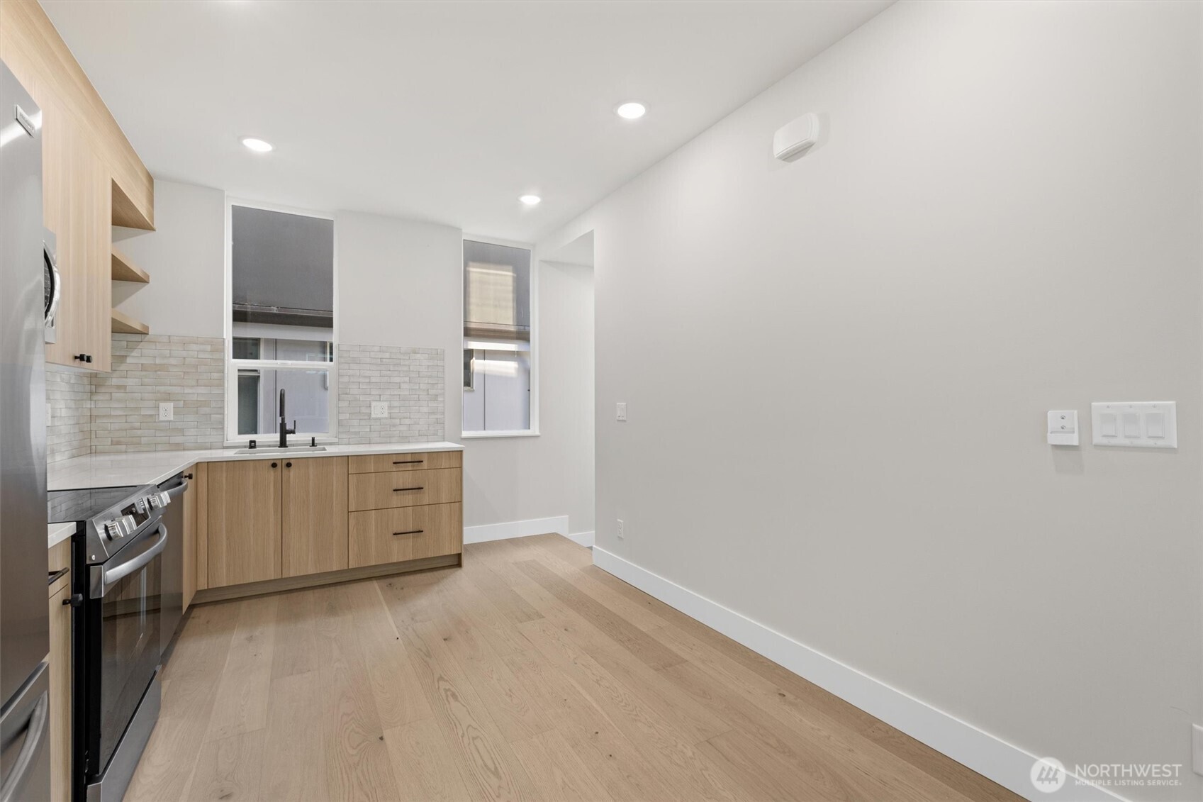 1407 29th Avenue B Property Photo 8