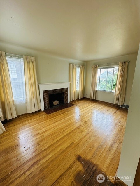 4137 54th Avenue Property Photo 2