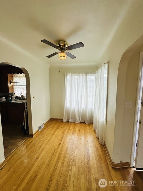 4137 54th Avenue Property Photo 3