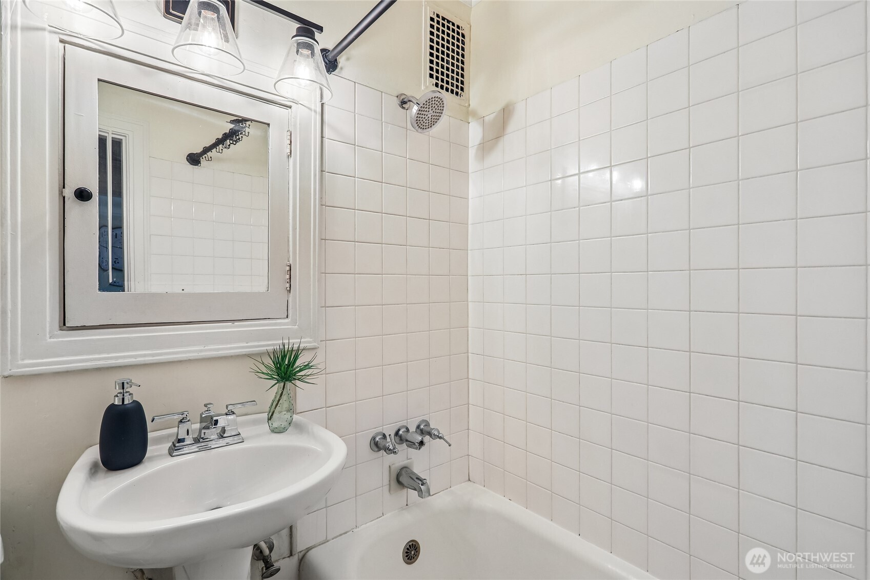 3121 Franklin Avenue 1 Property Photo 15